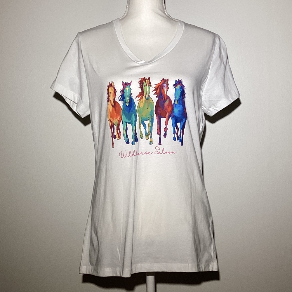 Wildhorse Saloon Women's White V-Neck Tee with Colorful Running Horses